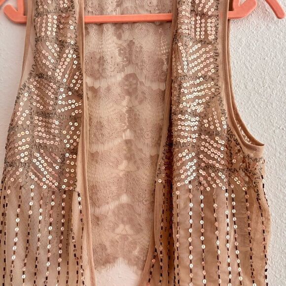 Chicos Tan Sequin and Lace Embellished Lace Vest Cottagecore Women's Size 1/Med - Picture 2 of 5